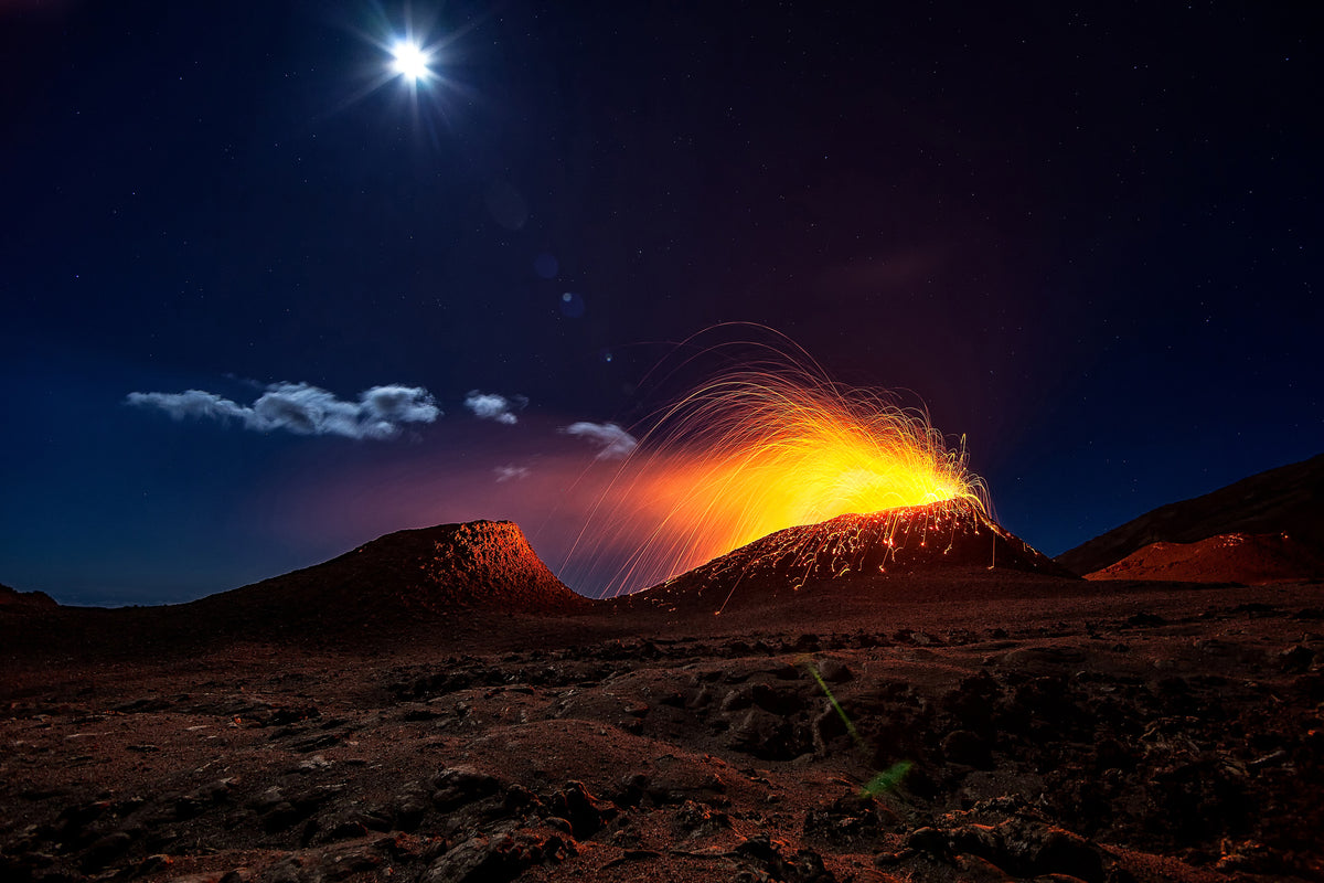 modern-3-piece-acrylic-print-lava-flow-with-the-moon