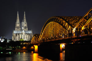canvas-print-at-night-in-cologne