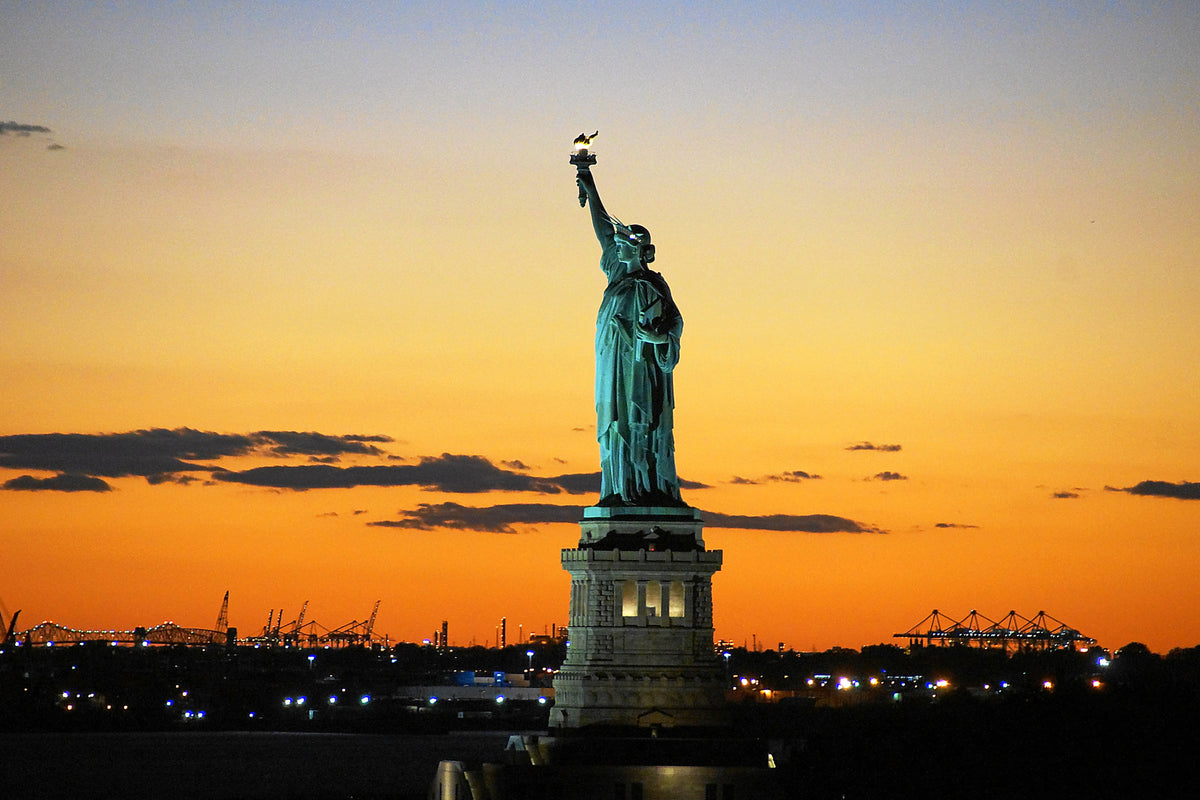 canvas-print-statue-of-liberty-in-the-evening-light