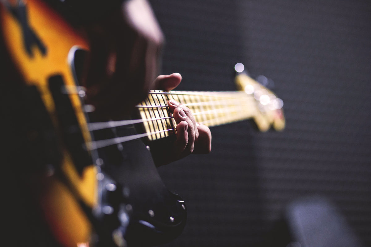 3-piece-canvas-print-guitar-player