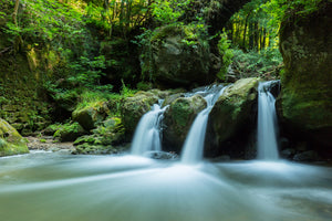 modern-3-piece-canvas-print-falling-water-in-the-wood
