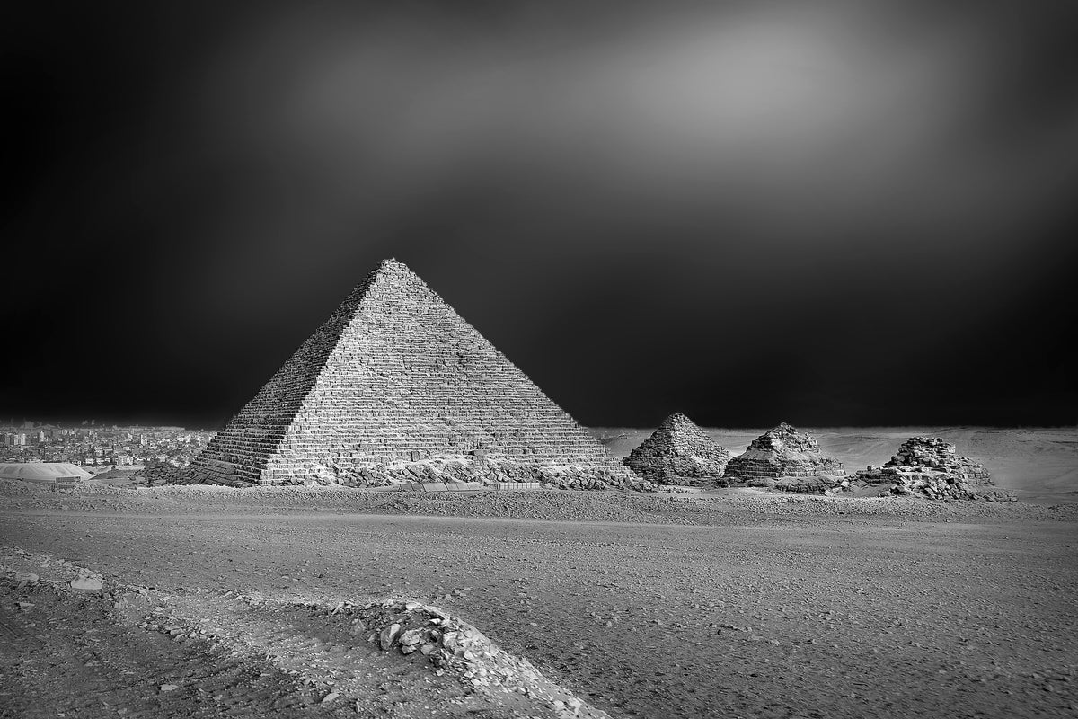 aluminium-print-pyramids-x