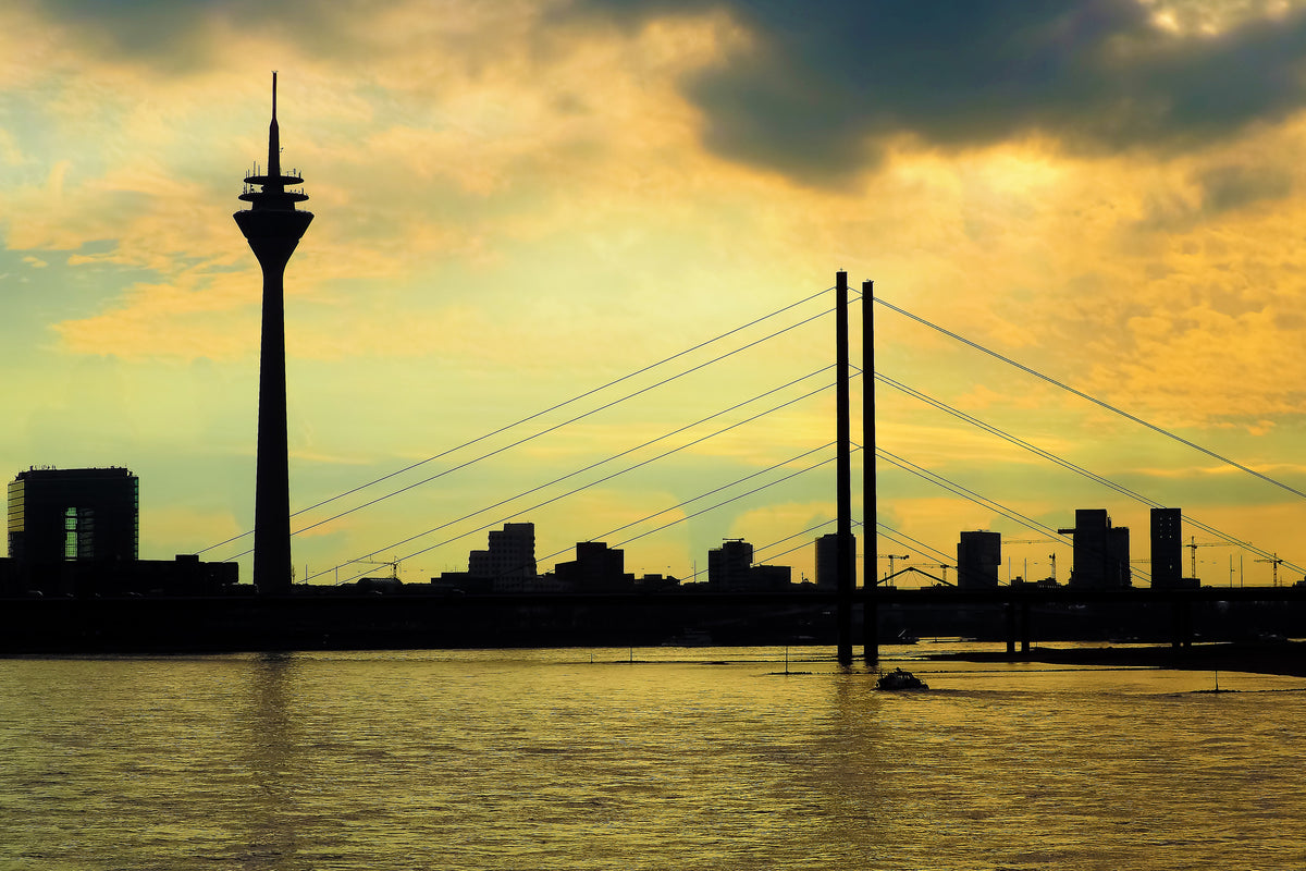 acrylic-print-skyline-in-the-evening-light