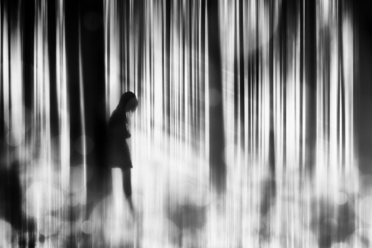 acrylic-print-caught-in-the-sorrow