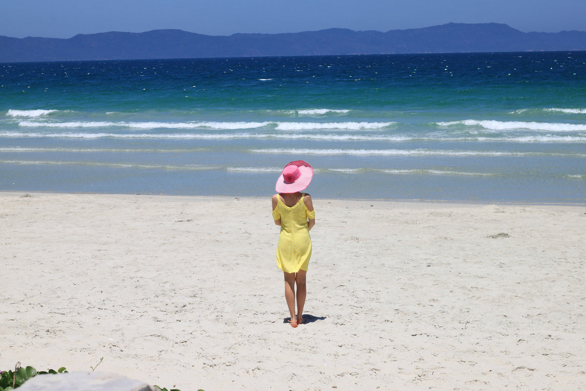 3-piece-aluminium-print-a-walk-on-the-beach