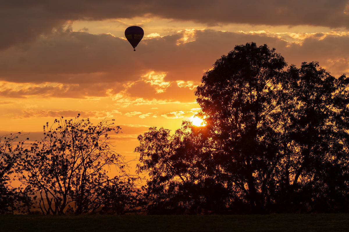 framedcanvas-print-gentle-flight-over-the-landscape