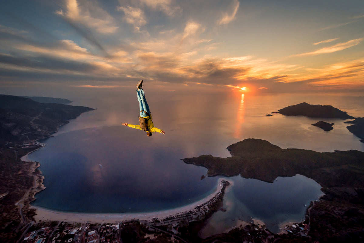 3-piece-aluminium-print-freefalling-with-guillaume-galvani