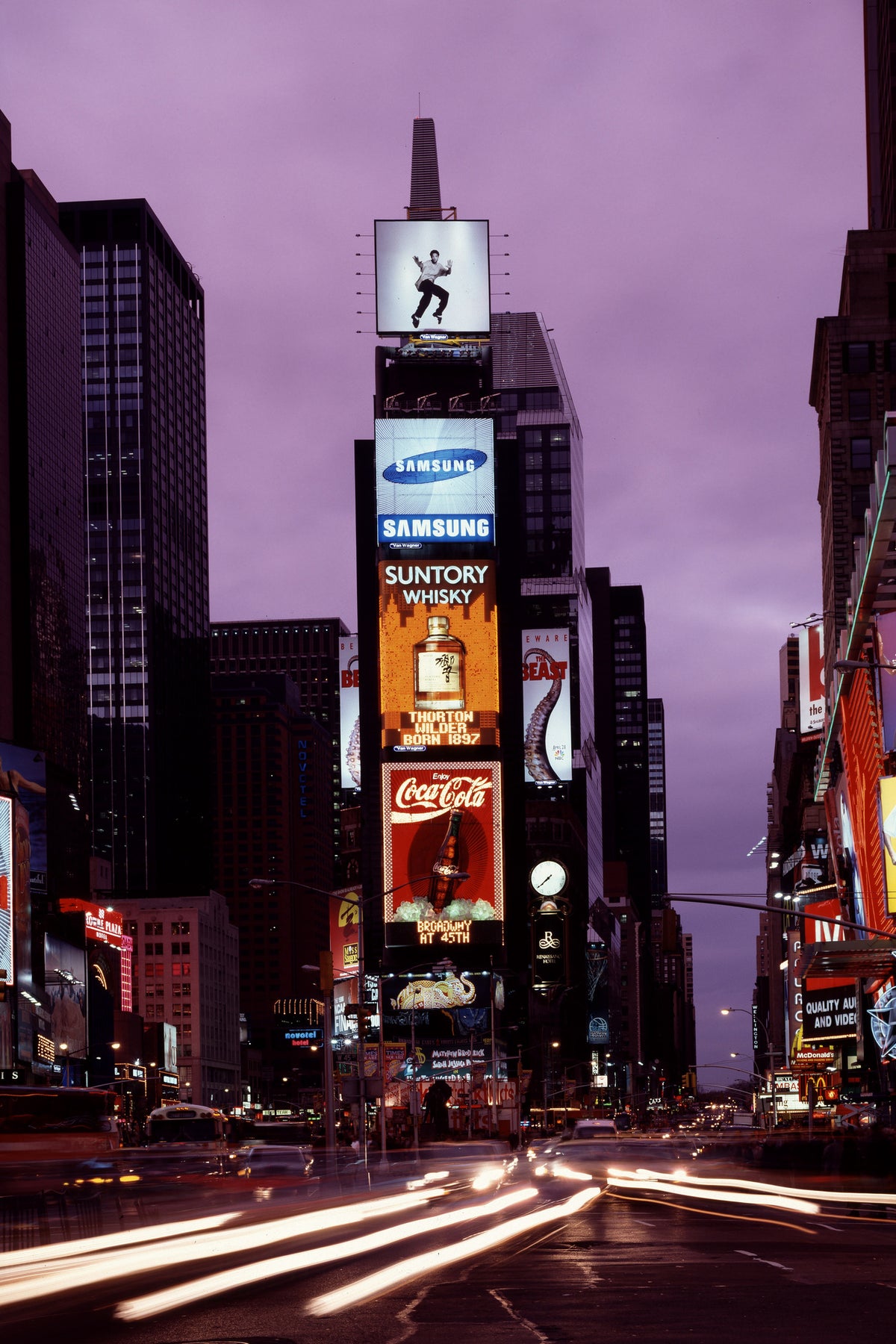 framedcanvas-print-at-night-in-times-square
