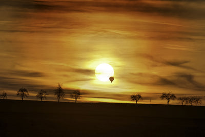 poster-print-sunset-with-hot-air-balloon
