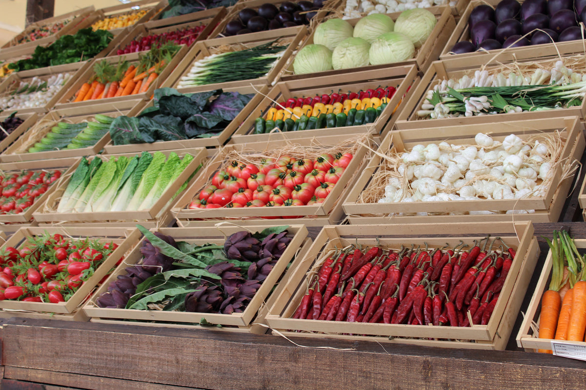 3-piece-aluminium-print-at-the-vegetable-market