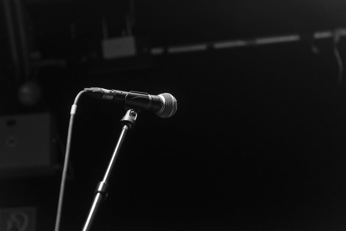 aluminium-print-on-stage