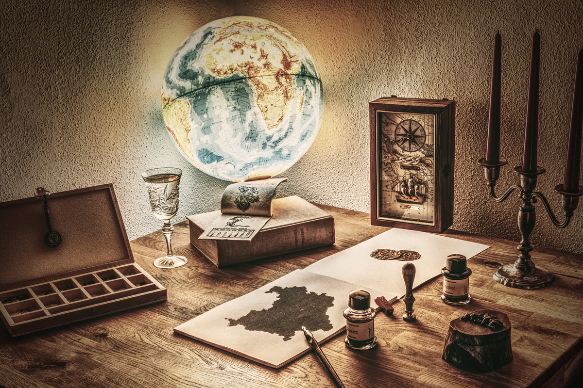 framedposter-print-antique-desk