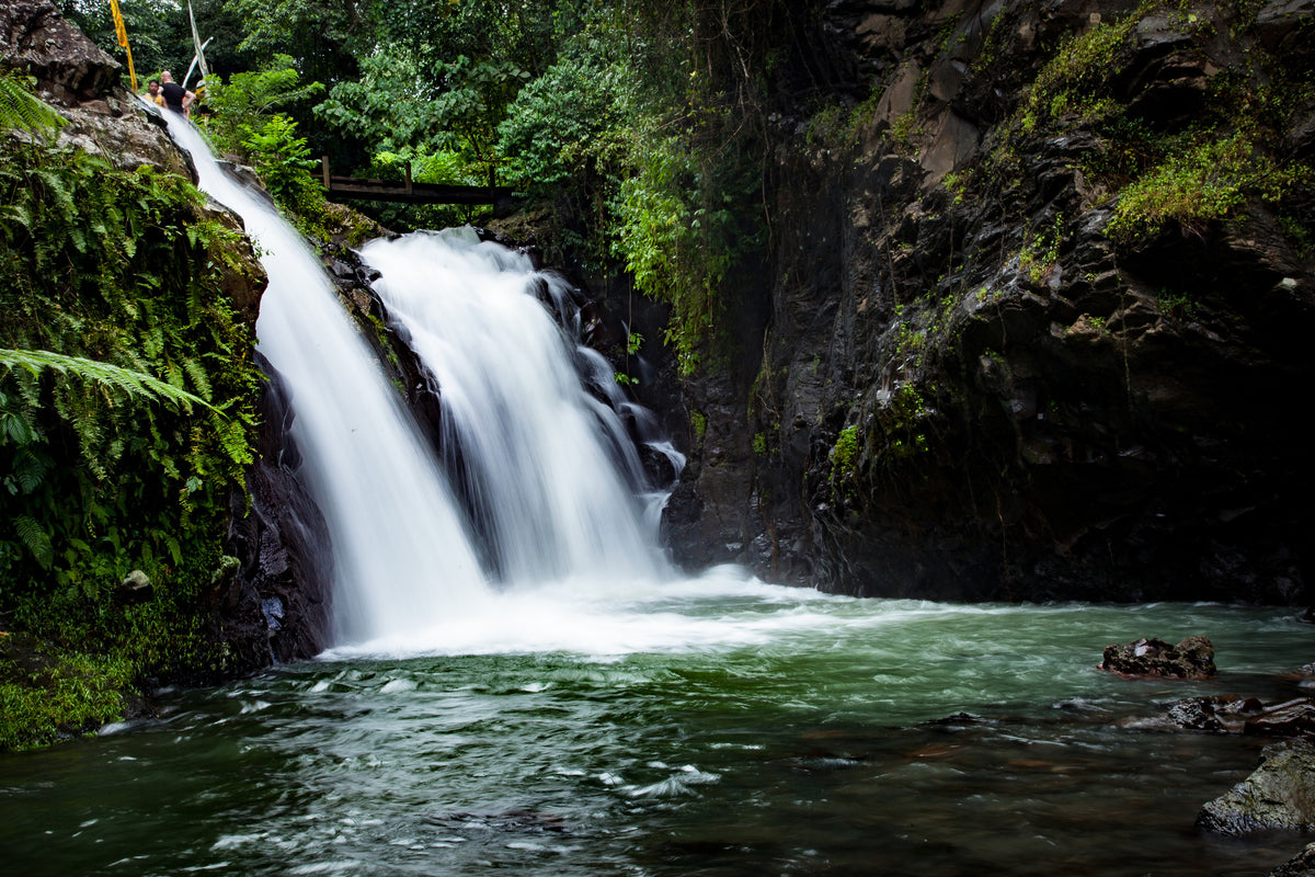 modern-3-piece-aluminium-print-waterfall-in-the-evening-light