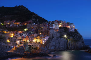 framedposter-print-at-night-in-cinque