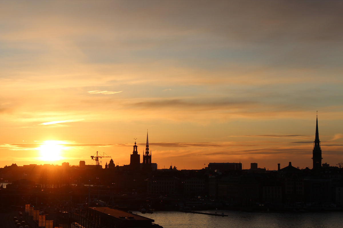 canvas-print-city-in-the-evening-light