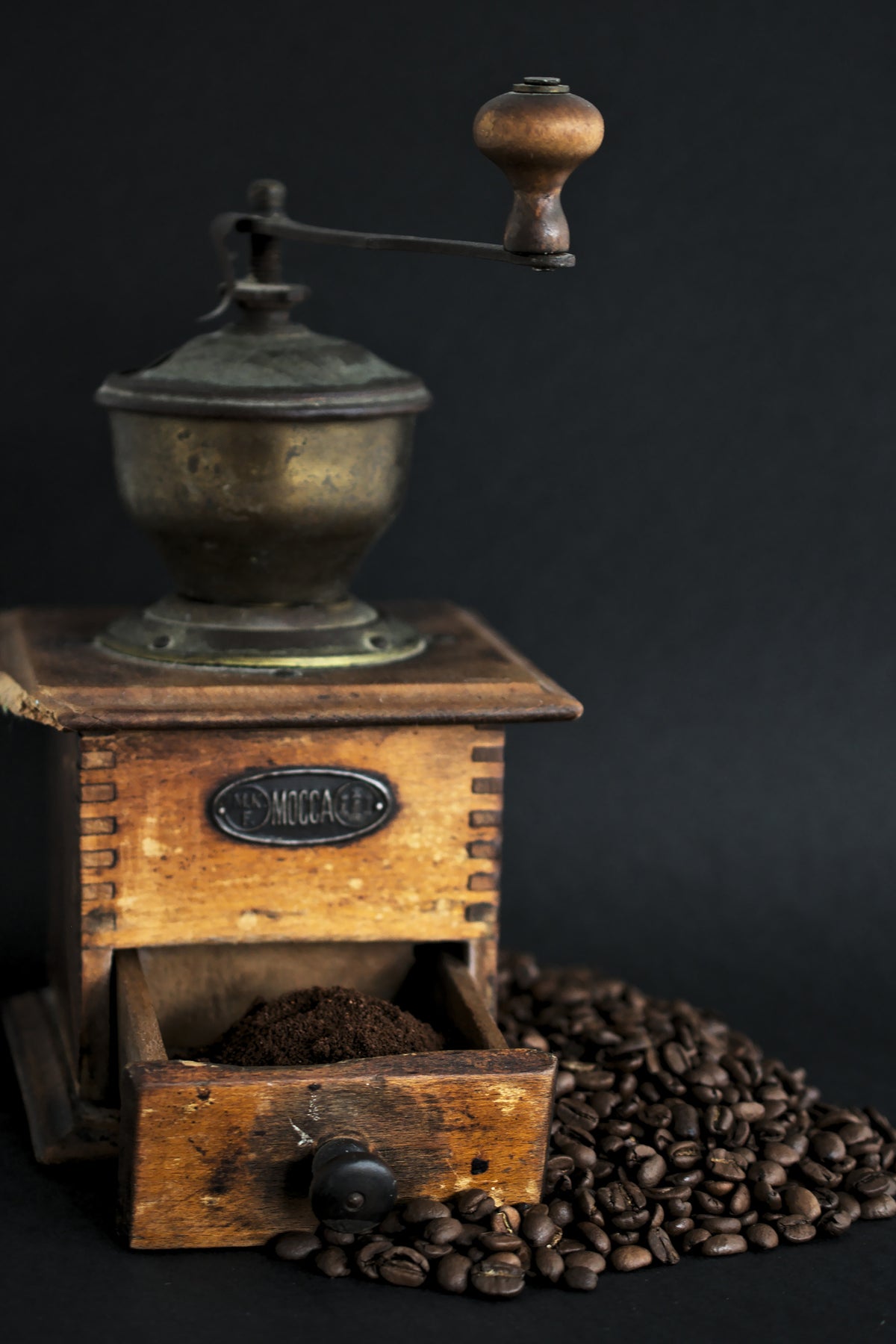 aluminium-print-antique-coffee-grinder