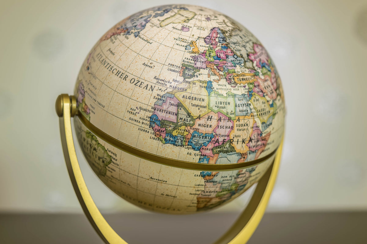 canvas-print-the-globe