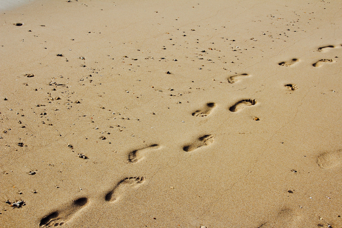 3-piece-acrylic-print-footprints-in-the-sand
