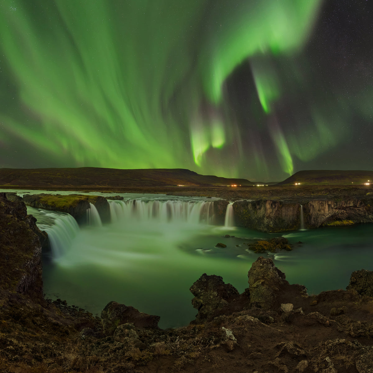 9-piece-canvas-print-waterfall-of-gods