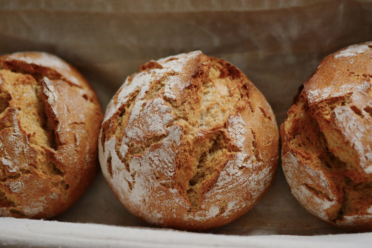 canvas-print-fresh-rye-bread-rolls