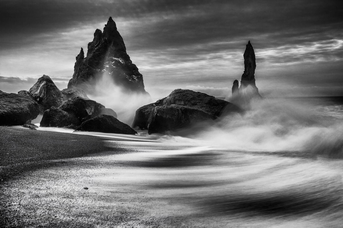 framedcanvas-print-iceland-rocks