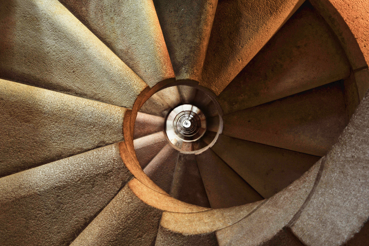 3-piece-aluminium-print-imposing-staircase
