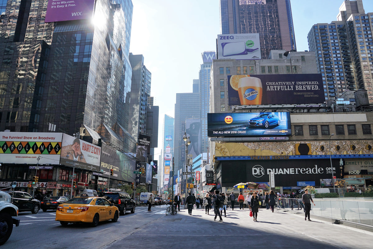 3-piece-acrylic-print-shopping-in-new-york