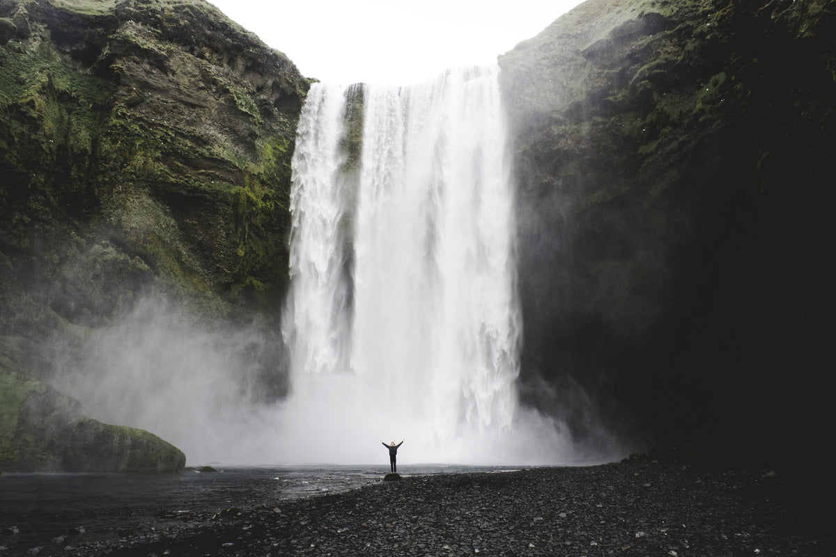 framedcanvas-print-spectacular-waterfall