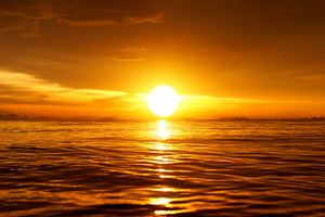 3-piece-aluminium-print-glowing-sunset-on-the-water