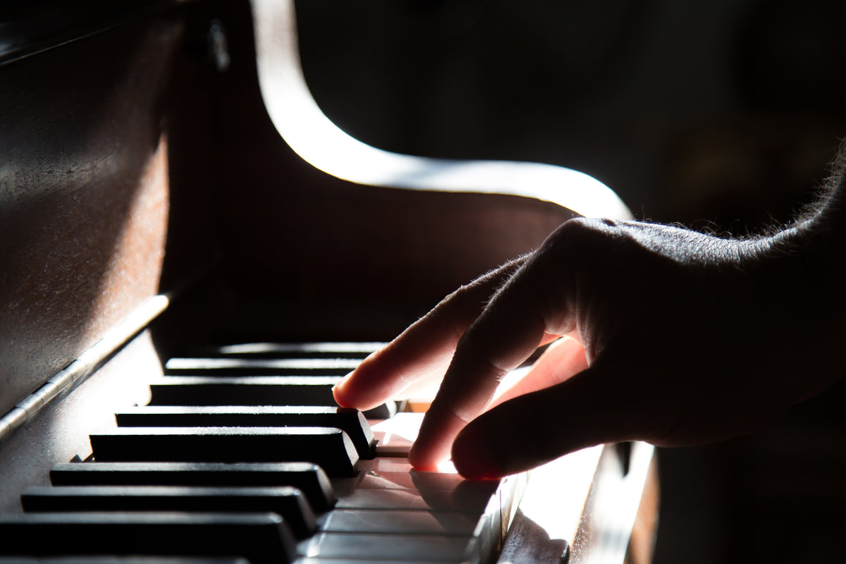acrylic-print-piano-player