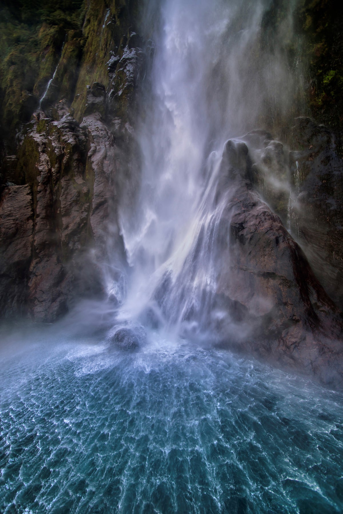 poster-print-stirling-falls-along-milford-sound