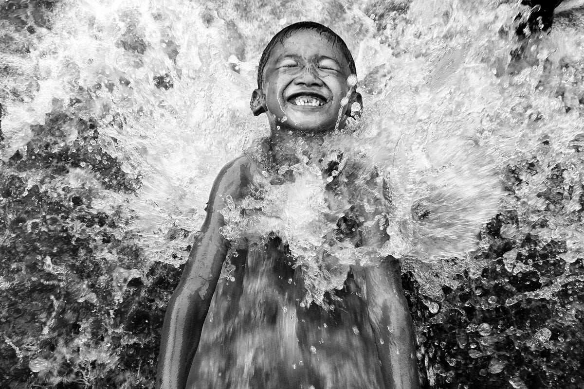 poster-print-feel-the-awesome-river-water