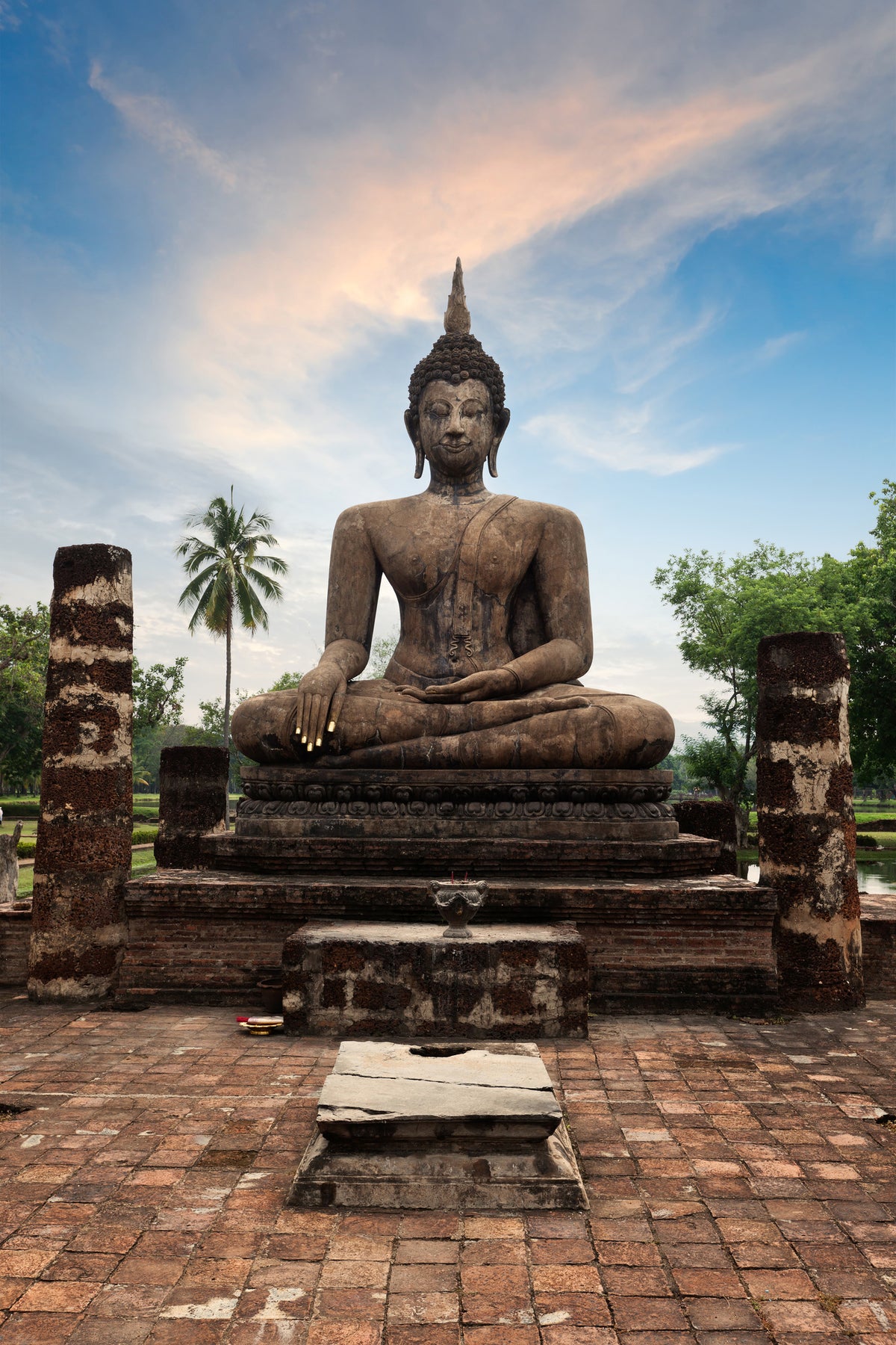 acrylic-print-buddha-statue-at-dusk