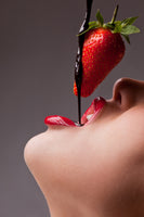 framedposter-print-strawberry-kiss